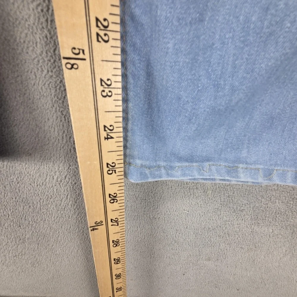 Vintage Levis Action Jeans Mens Blue Made in USA Brown Tab Zip Fly Fits 34x26